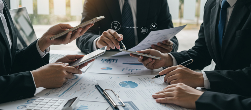 Месячная зарплатная отчетность 2025: ЕСВ, НДФЛ и военный сбор